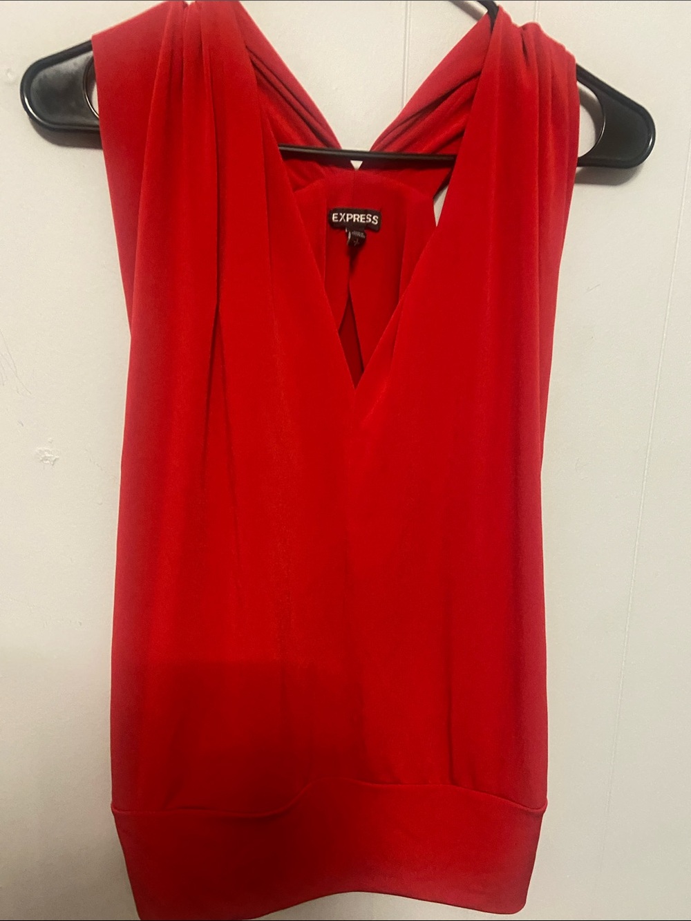 Express Red V-Neck Sleeveless Tank Top blouse. Size Small.